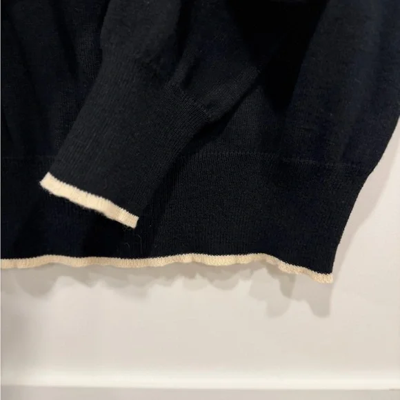 NWOTGAP Black Sweater with Cream Accents - Picture 7 of 10